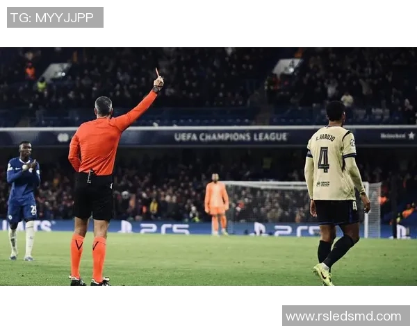 英超精彩对决里昂大胜国米帽子戏法引发全场狂欢 英超精彩对决里昂大胜国米帽子戏法引发全场狂欢