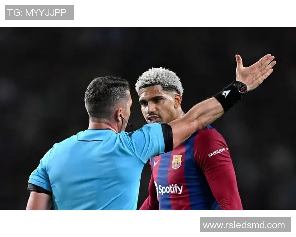 欧冠激战：那不勒斯逆转巴萨6-2全场沸腾数据解析精彩纷呈