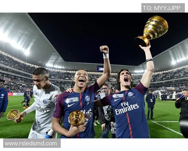 世界杯精彩对决里昂逆转巴黎圣日耳曼帽子戏法点燃全场激情