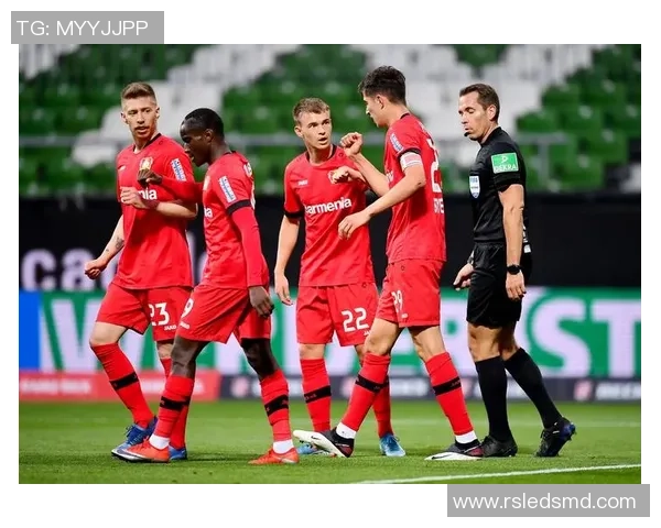 德甲精彩对决拜仁绝杀那不勒斯引发转会热议与全场欢呼 德甲精彩对决拜仁绝杀那不勒斯引发转会热议与全场欢呼