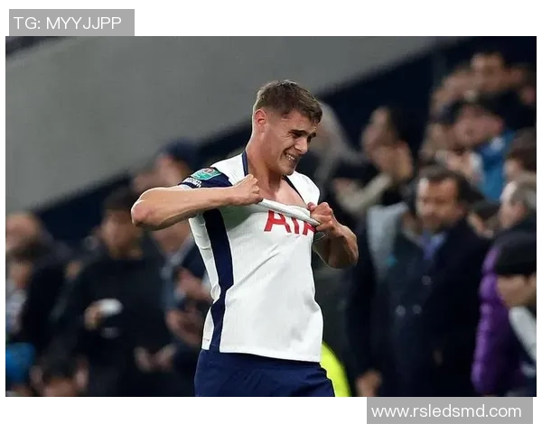 欧冠激战巴萨与热刺握手言和一场平局引发全场热议 欧冠激战巴萨与热刺握手言和一场平局引发全场热议