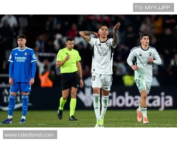 欧联杯热刺与皇马激战成平局帽子戏法瞬间点燃全场气氛战术分析揭秘